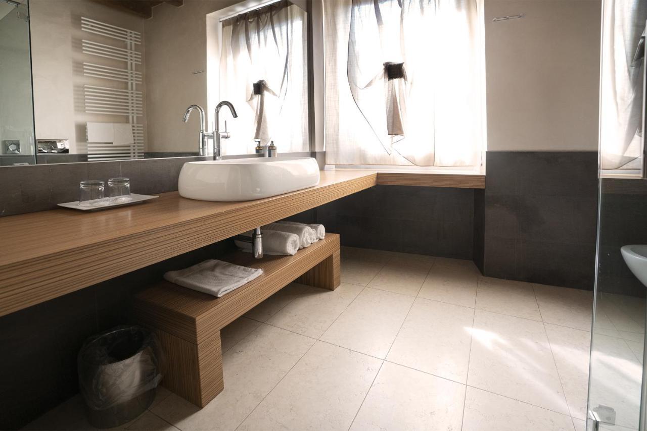 Il Borgo - 1711 Luxury Guest House Arlate Exterior foto