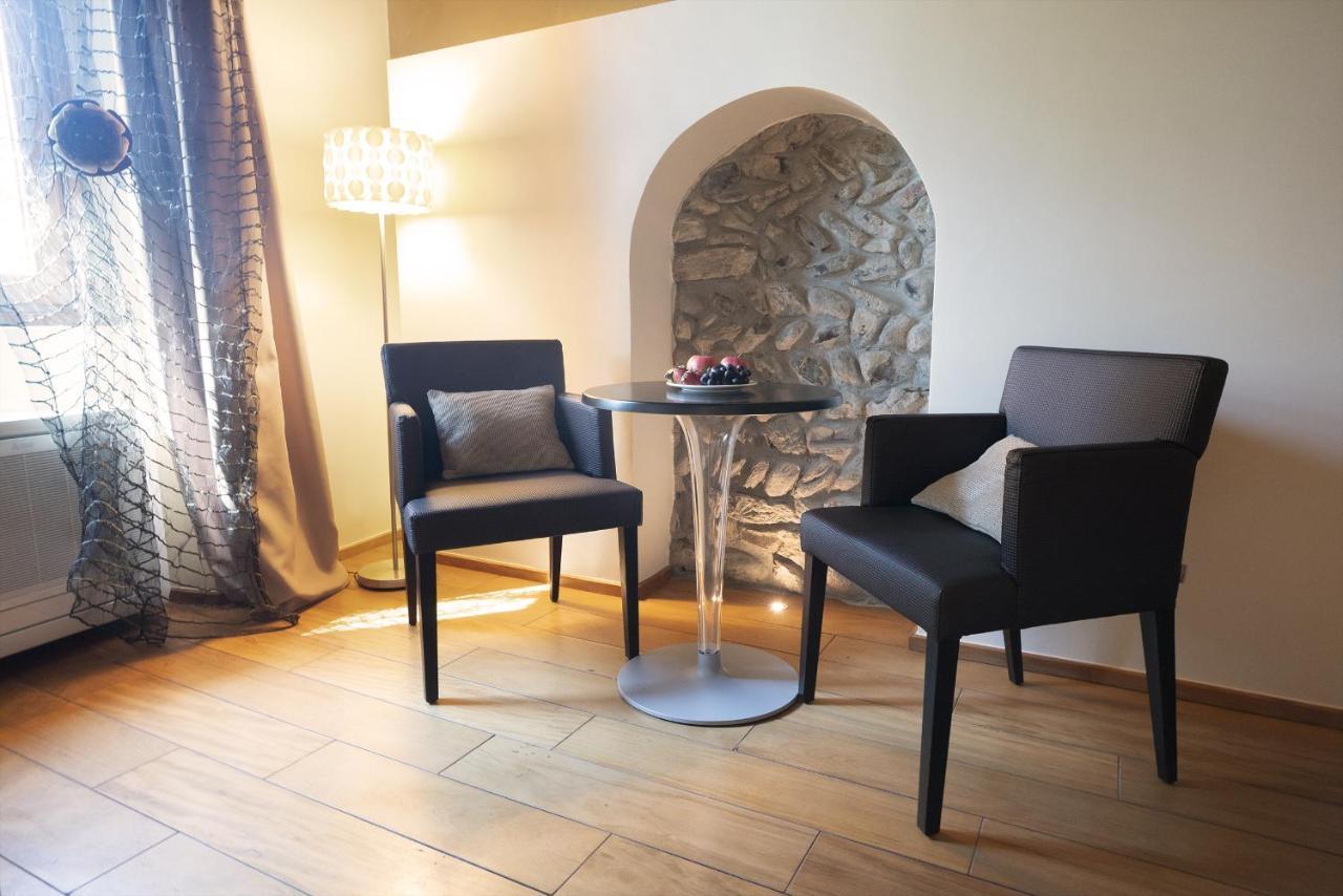 Il Borgo - 1711 Luxury Guest House Arlate Exterior foto