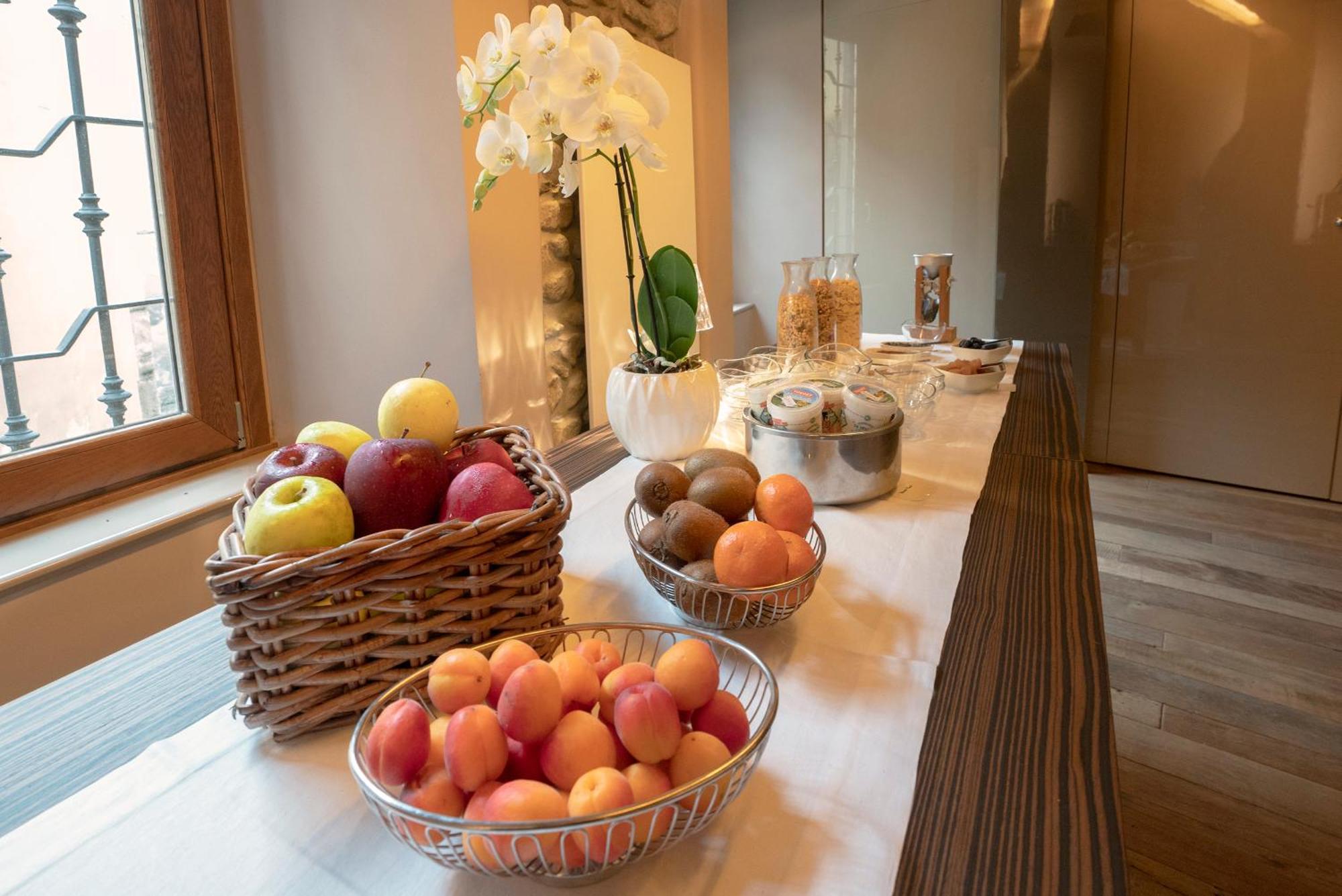 Il Borgo - 1711 Luxury Guest House Arlate Exterior foto